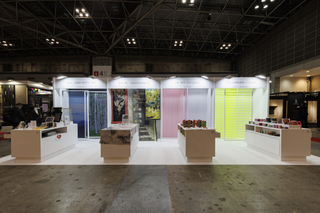 ☆メーカーの展示会で短期間展示された商品です☆16モデル/RIDE/BURNOUT 155cm☆70%OFF～☆在庫は最後の1本です☆ エリア分けを黒と白ではっきりと｜CEATEC | 展示会ブースデザイン装飾