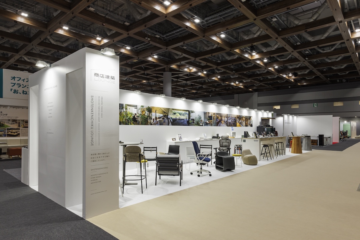 3面開放の1面には幅のある柱を兼ねた壁