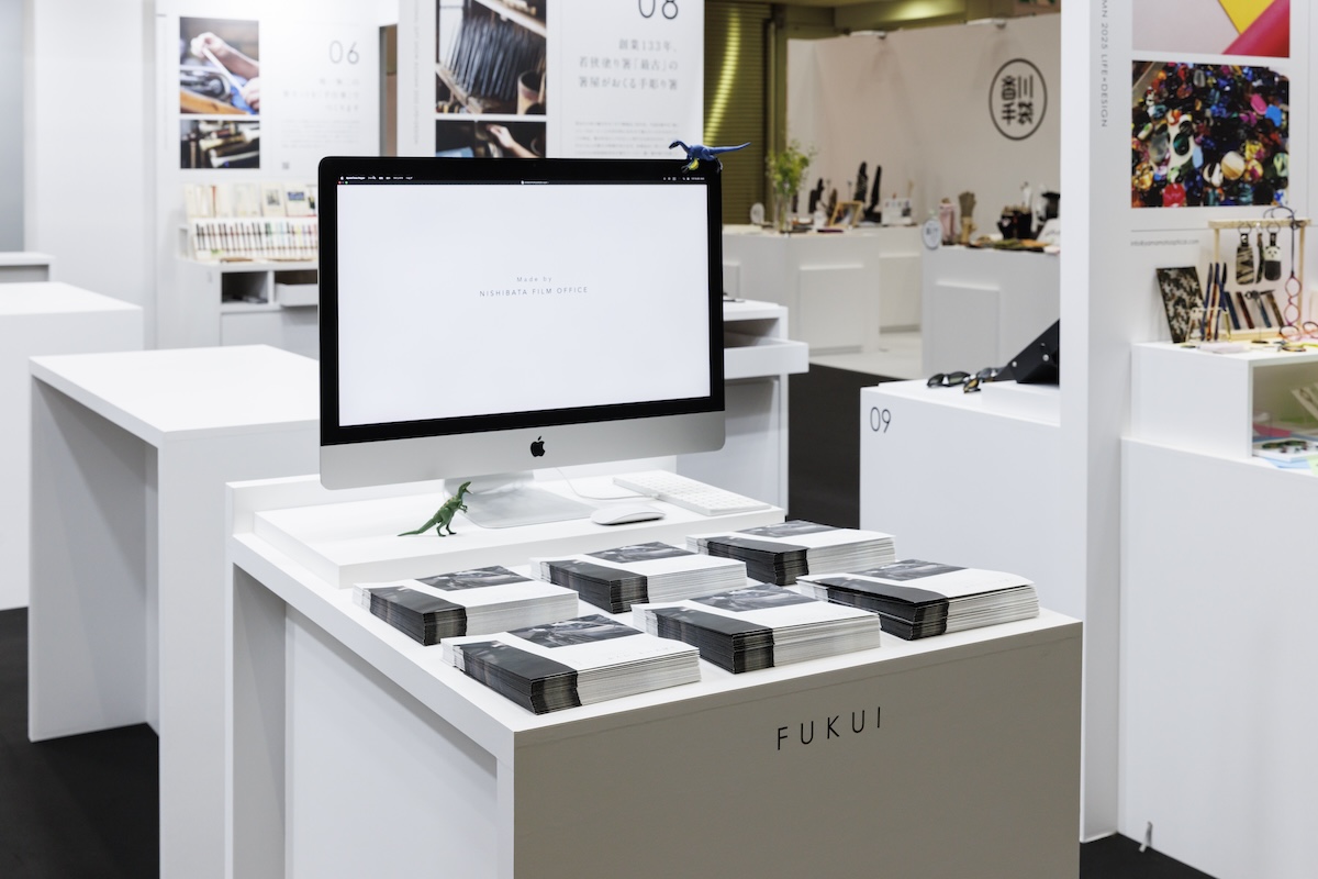 モニターでは10社の制作風景などの動画を放映