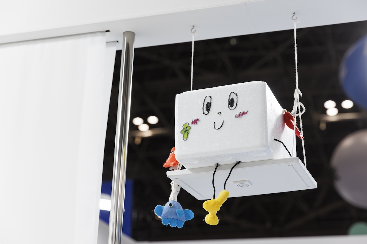 ブランコに乗ったスチローくん